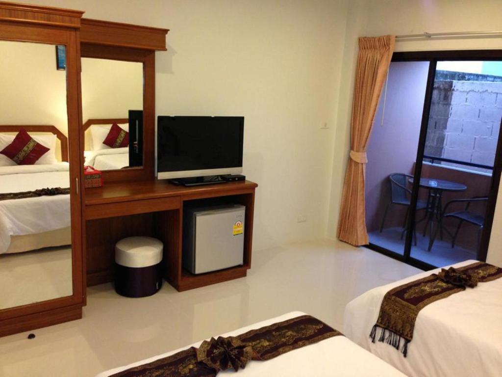 Phuket Airport Inn Ban Bo Han Room photo